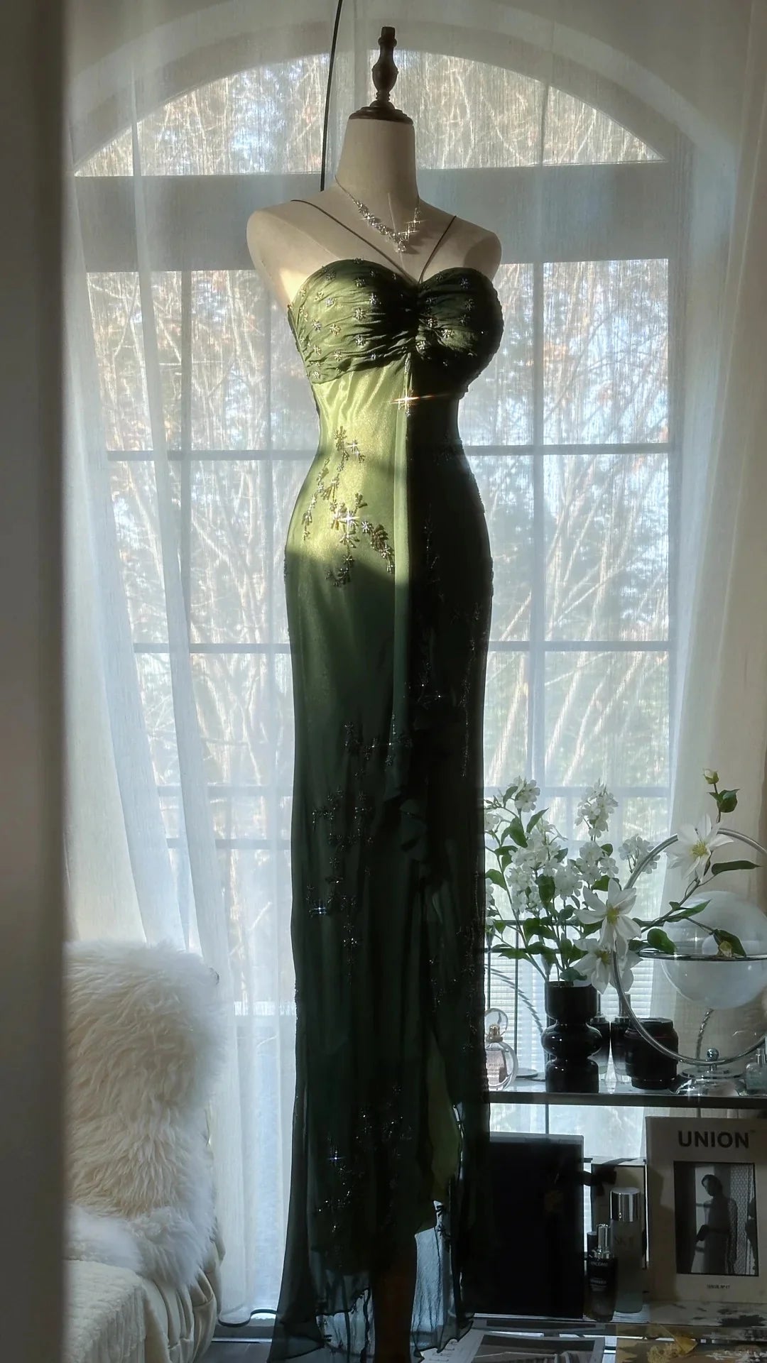 Elegant Spaghetti Straps Sleeveless Beaded Green Long Evening Dress Prom Dress