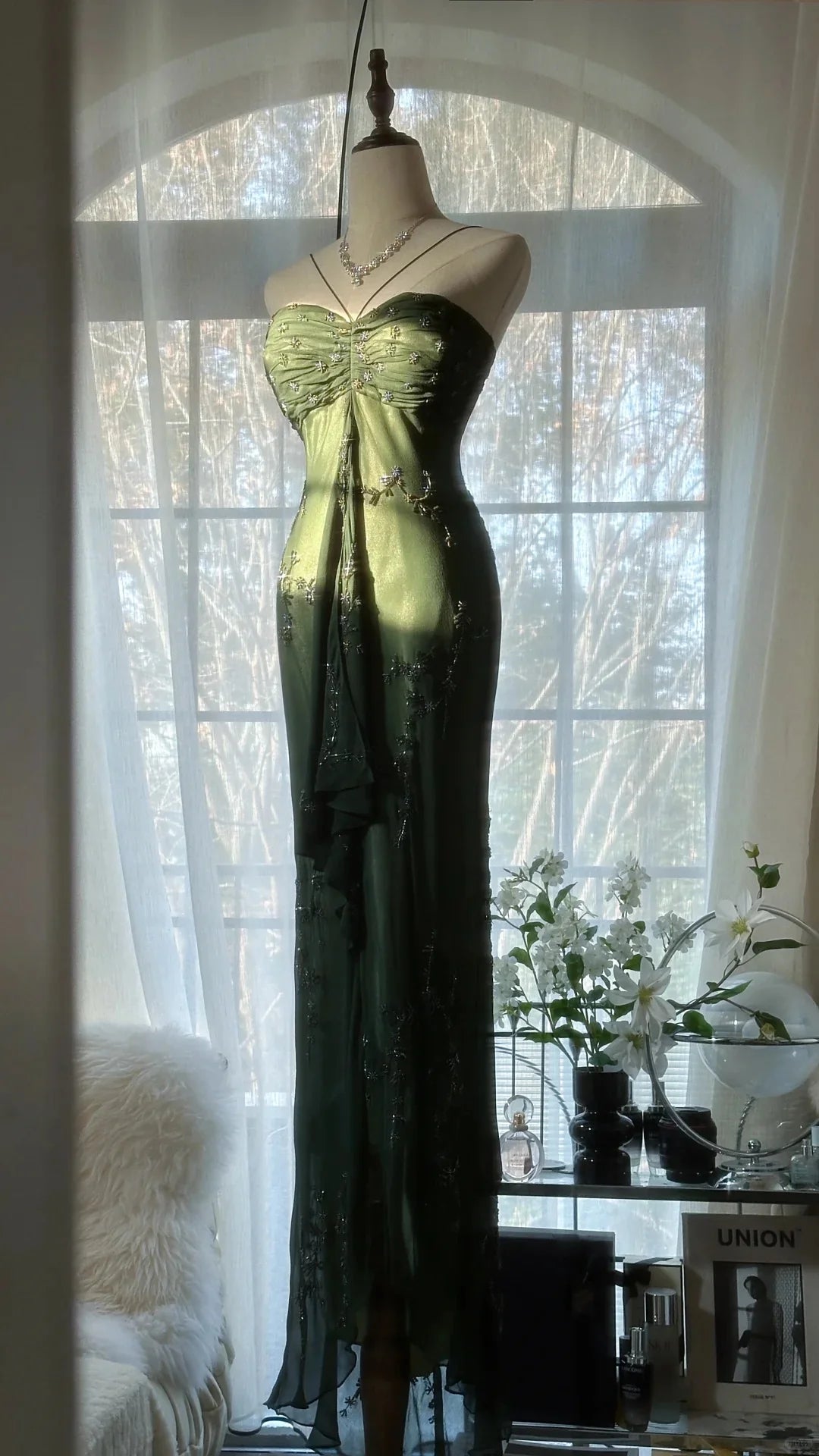Elegant Spaghetti Straps Sleeveless Beaded Green Long Evening Dress Prom Dress