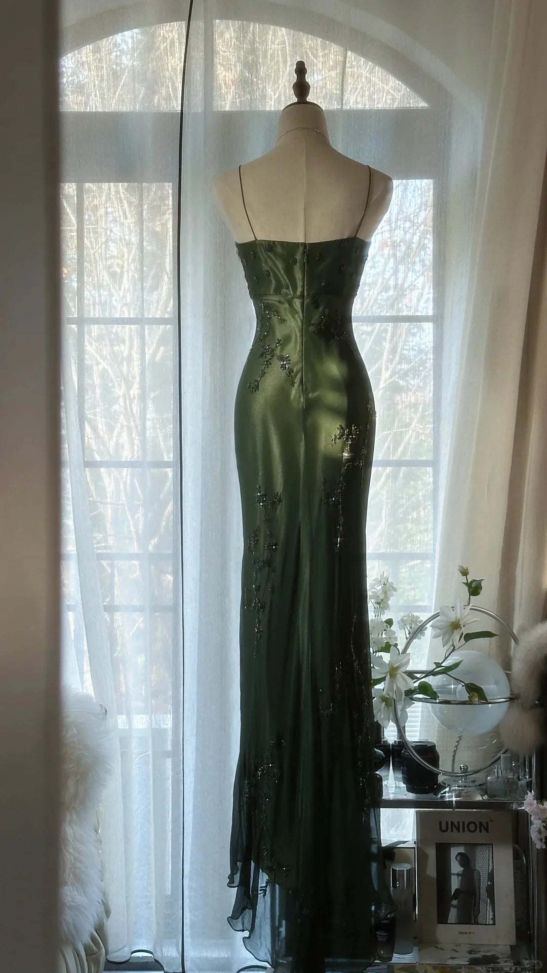 Elegant Spaghetti Straps Sleeveless Beaded Green Long Evening Dress Prom Dress