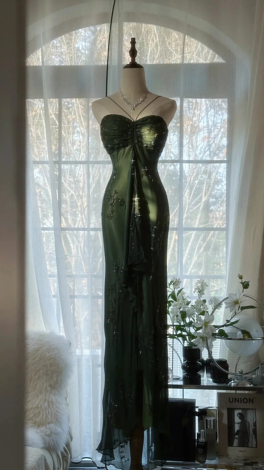 Elegant Spaghetti Straps Sleeveless Beaded Green Long Evening Dress Prom Dress