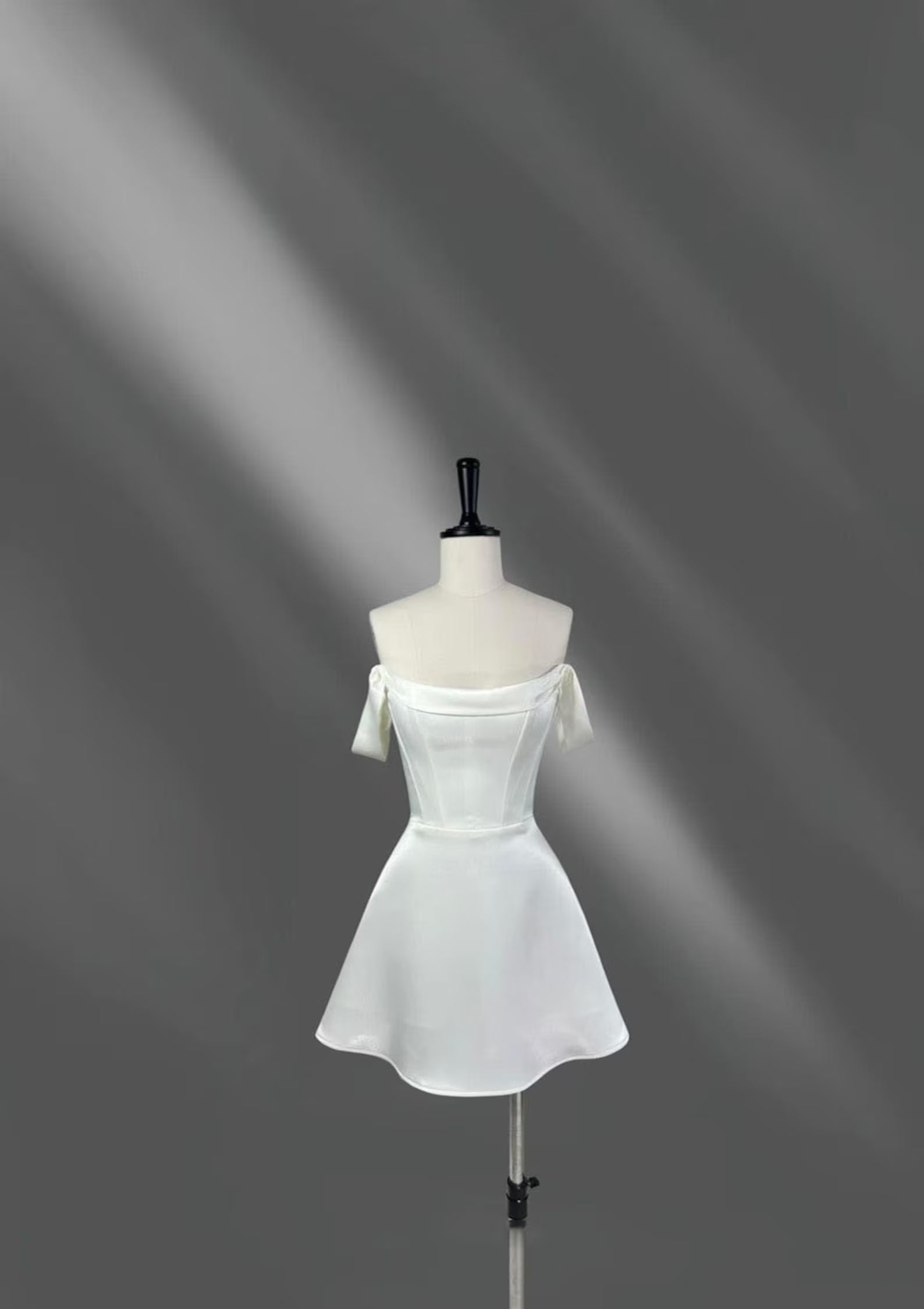 Elegant A-Line Off-Shoulder Draped-Sleeve Corset Taffeta White Short Homecoming Dresses
