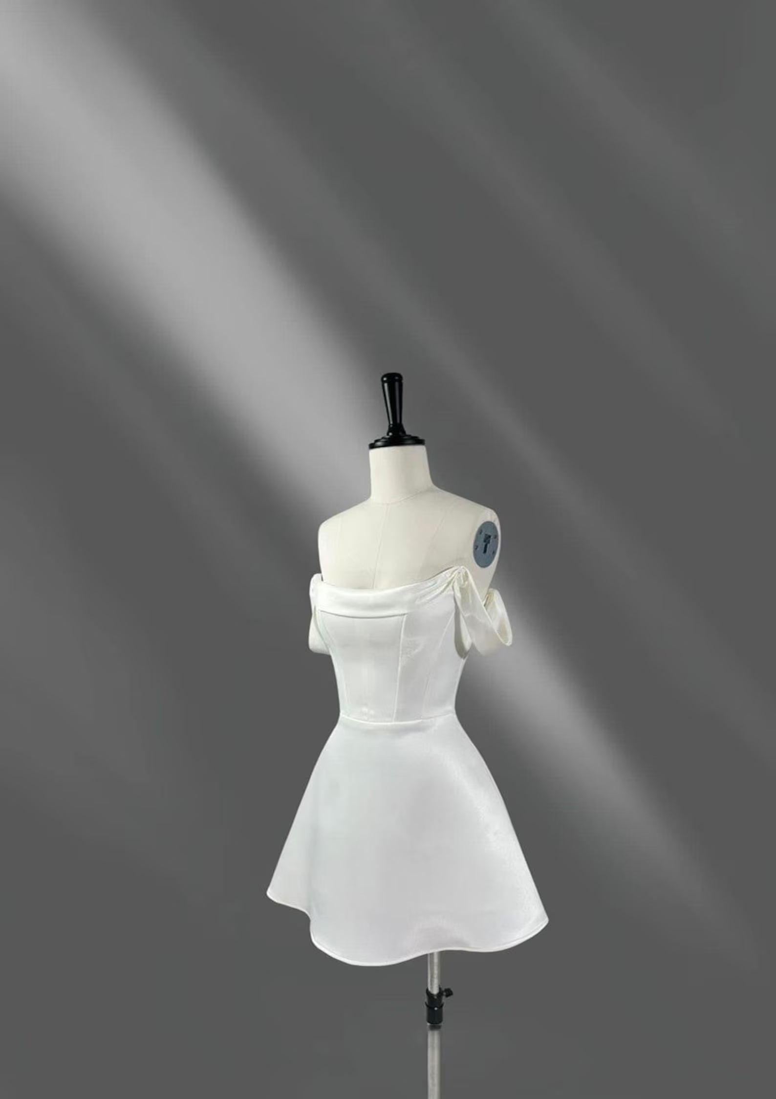 Elegant A-Line Off-Shoulder Draped-Sleeve Corset Taffeta White Short Homecoming Dresses
