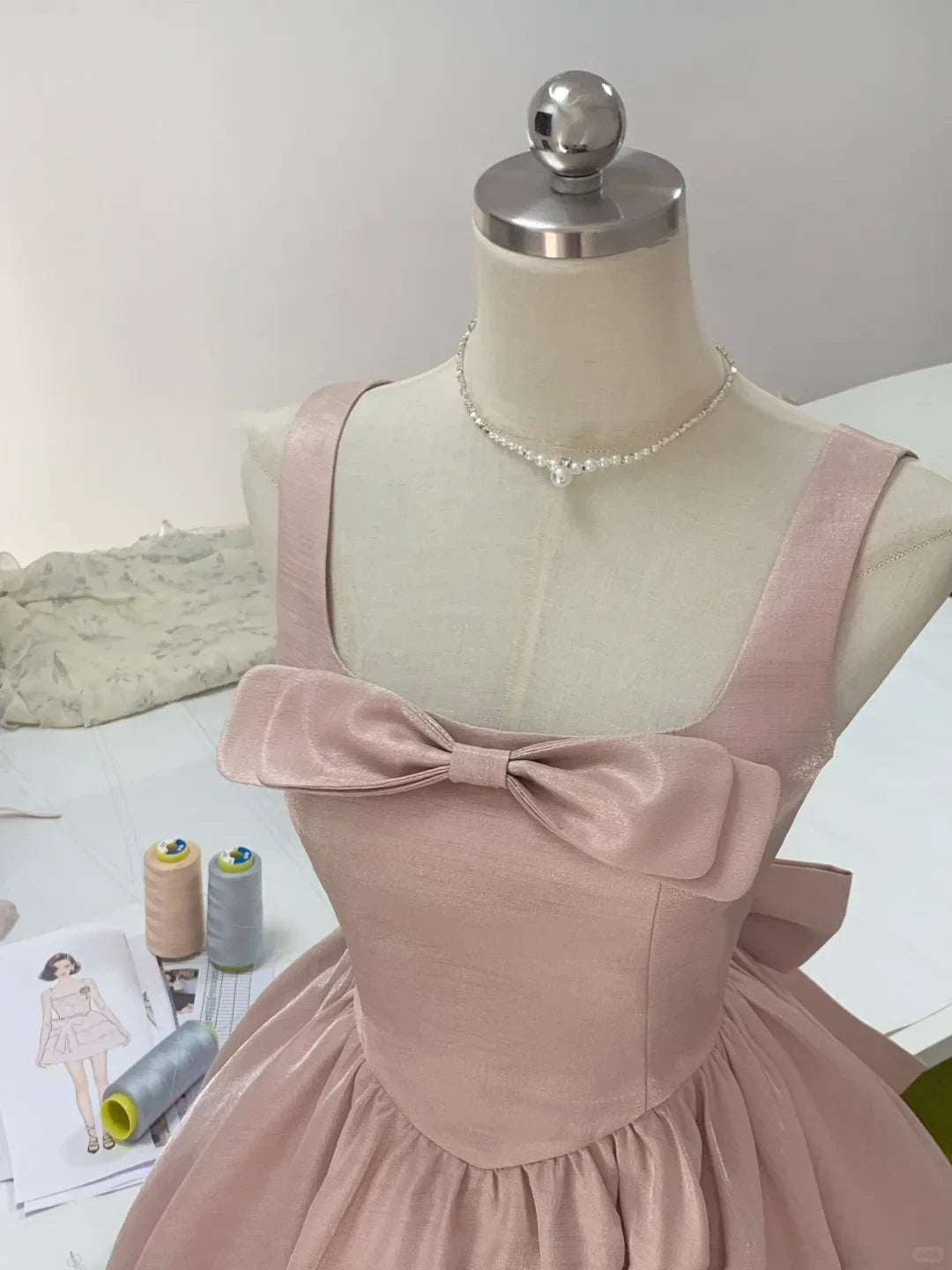 Elegant A-Line Square Neck Bow-Accent Pleated Pink Short Homecoming Dress