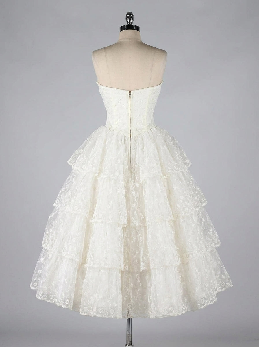 Elegant A-Line Sweetheart Strapless Tiered Lace Ivory Tea-Length Homecoming Dress