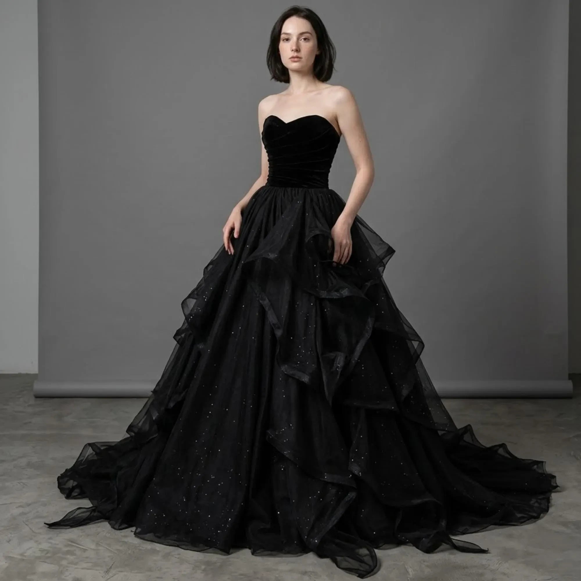 Elegant Ball Gown Sweetheart Layered Glittering Black Floor-length Prom Dress