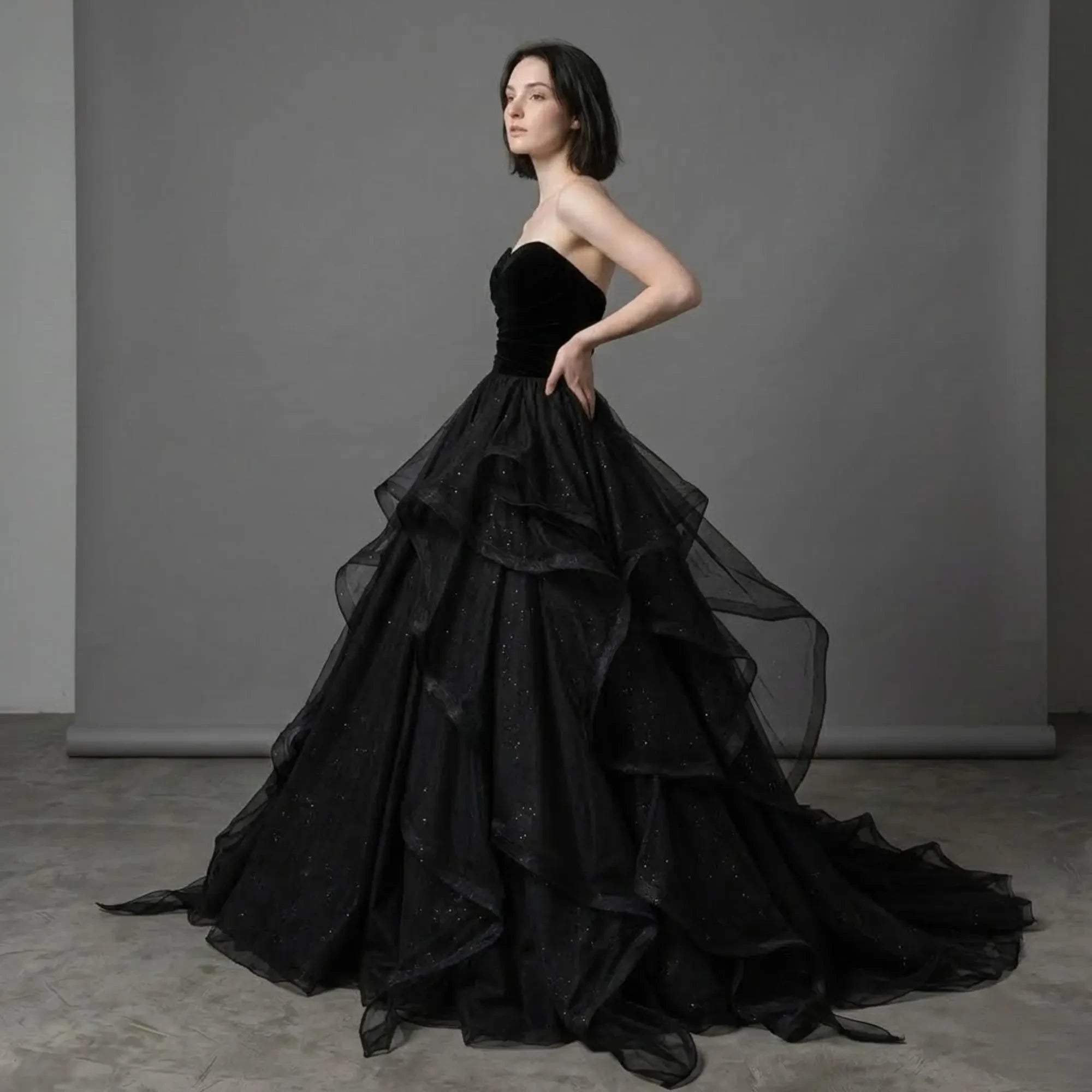 Elegant Ball Gown Sweetheart Layered Glittering Black Floor-length Prom Dress