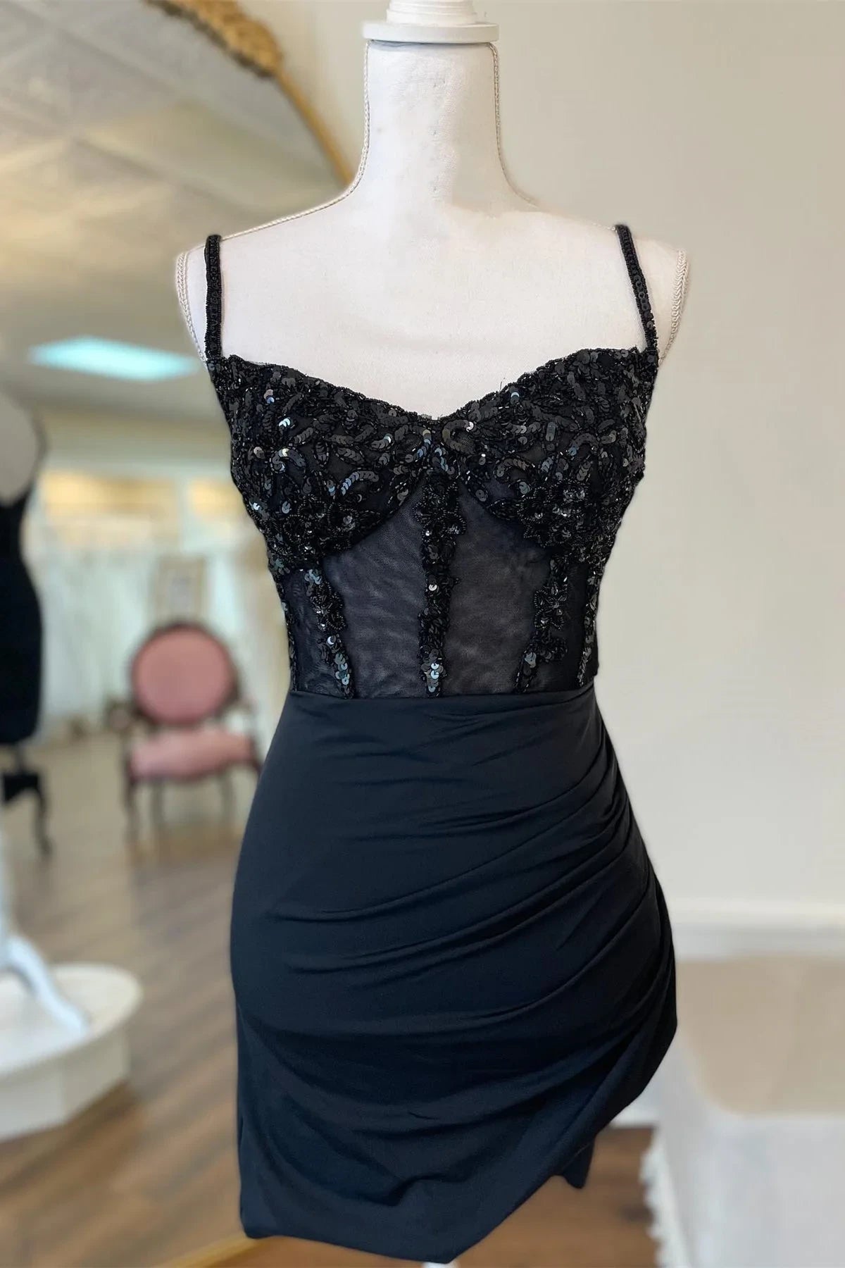 Elegant Fitted Sweetheart Corset Ruched Sequins Black Short Homecoming Dress