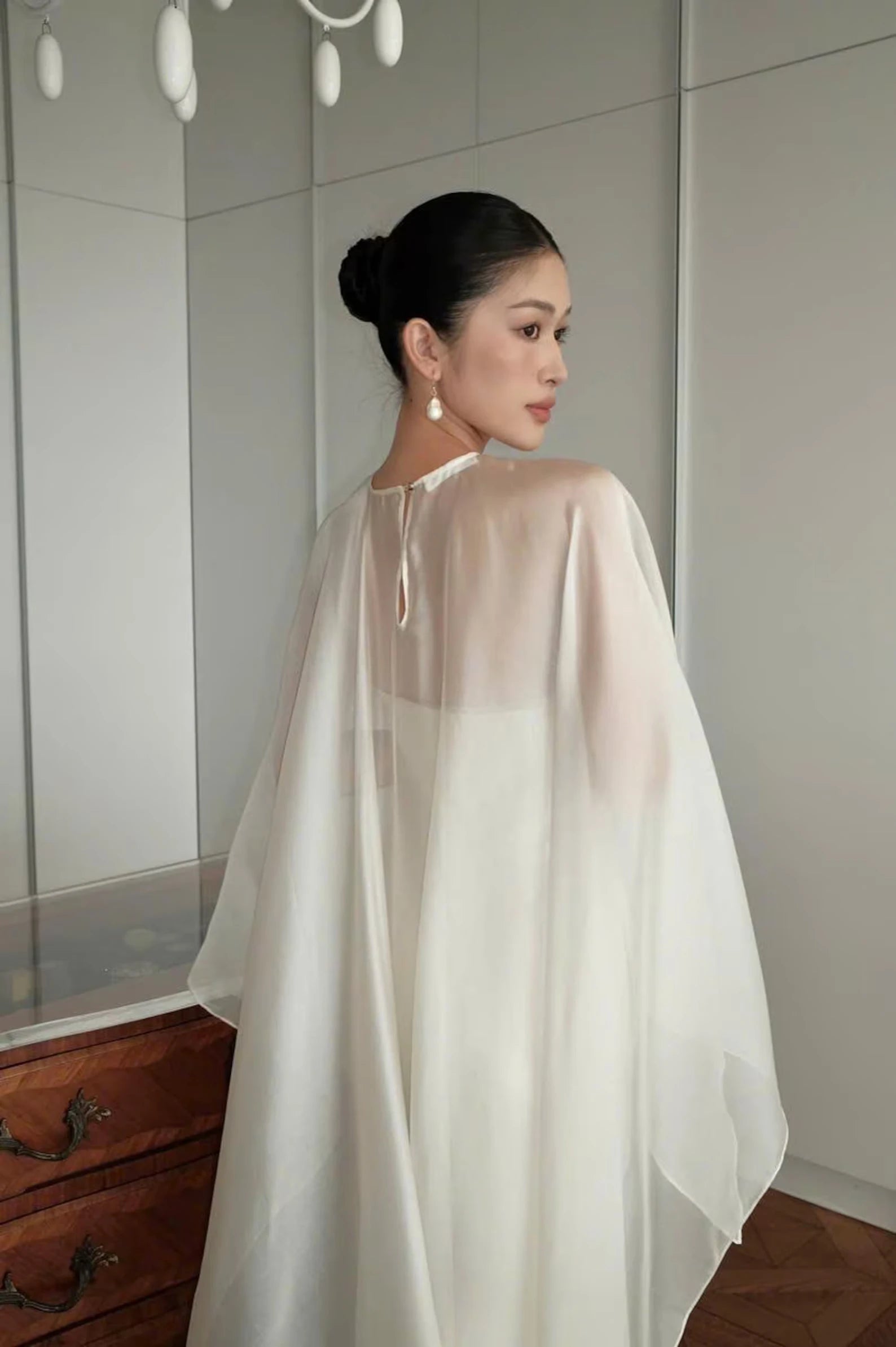 Elegant Sheath Strapless Minimalist Flowy Ivory Floor-Length Prom Dress With Cape