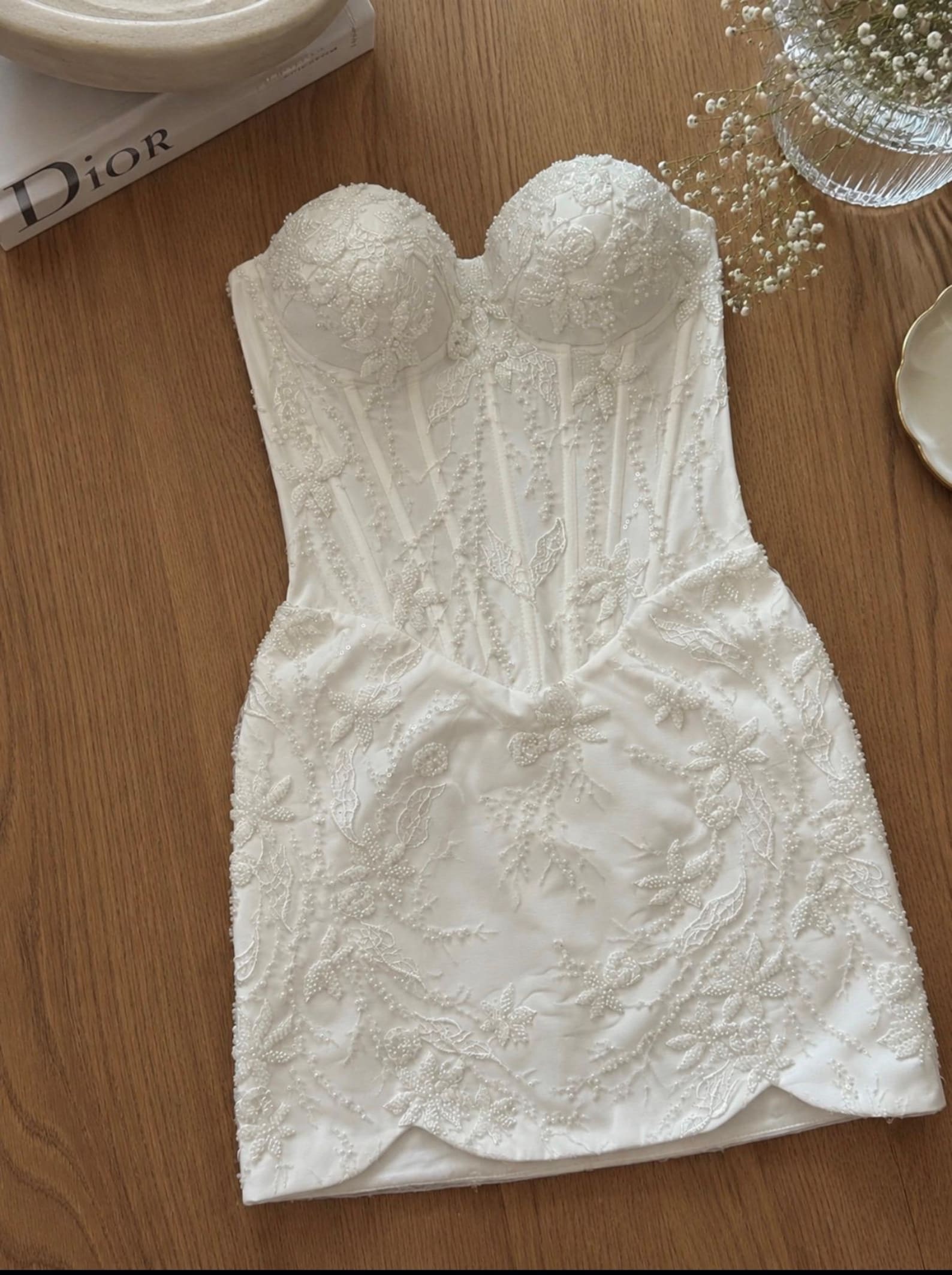 Elegant Sheath Sweetheart Beaded Lace Satin Ivory Short Homecoming Dresses
