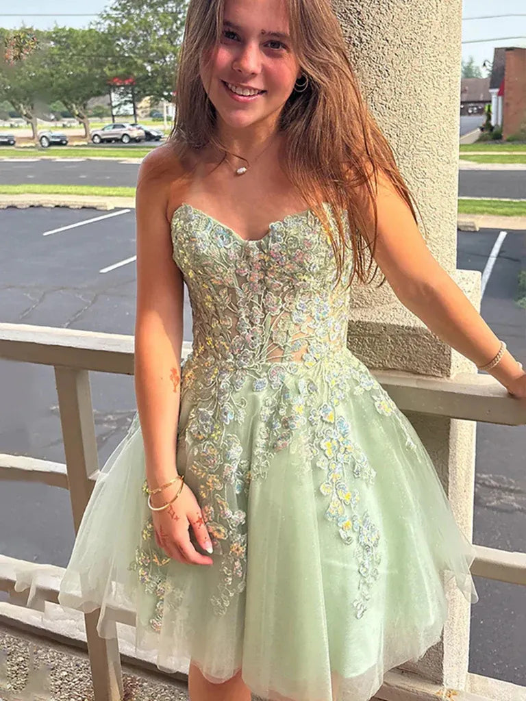 Enchanting A-Line Sweetheart Corset Lace Sage Short Homecoming Dress