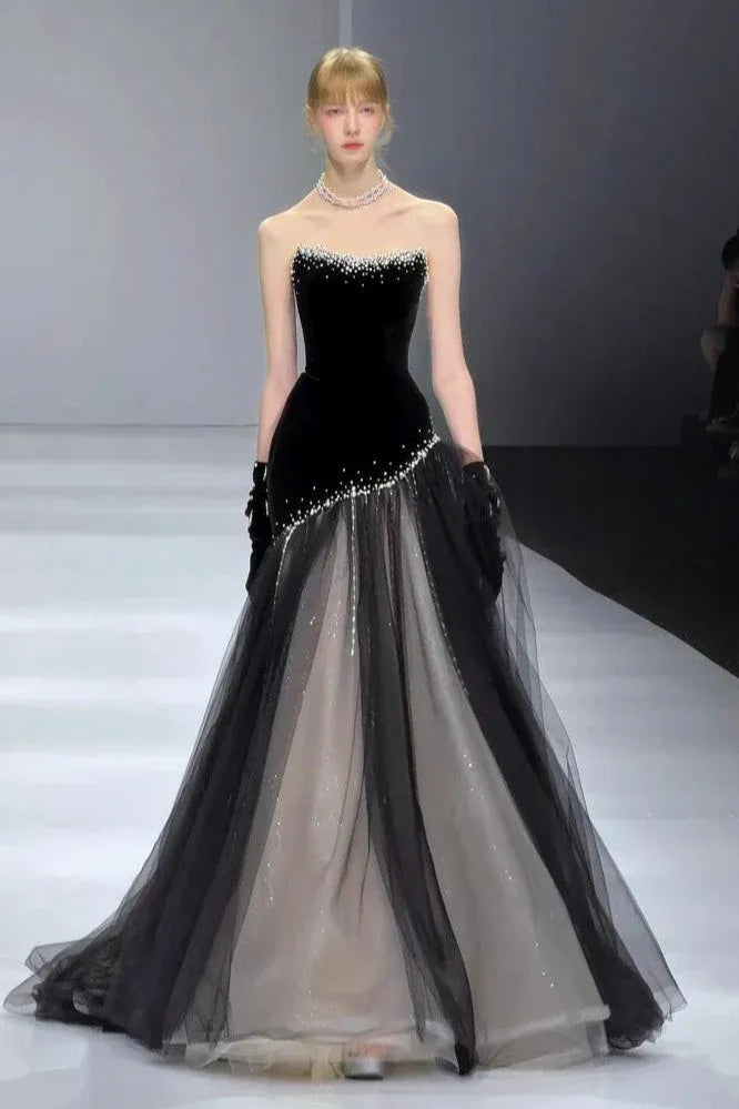 Enchanting A-line Strapless Velvet Tulle Black Floor-Length Prom Dress With Beaded
