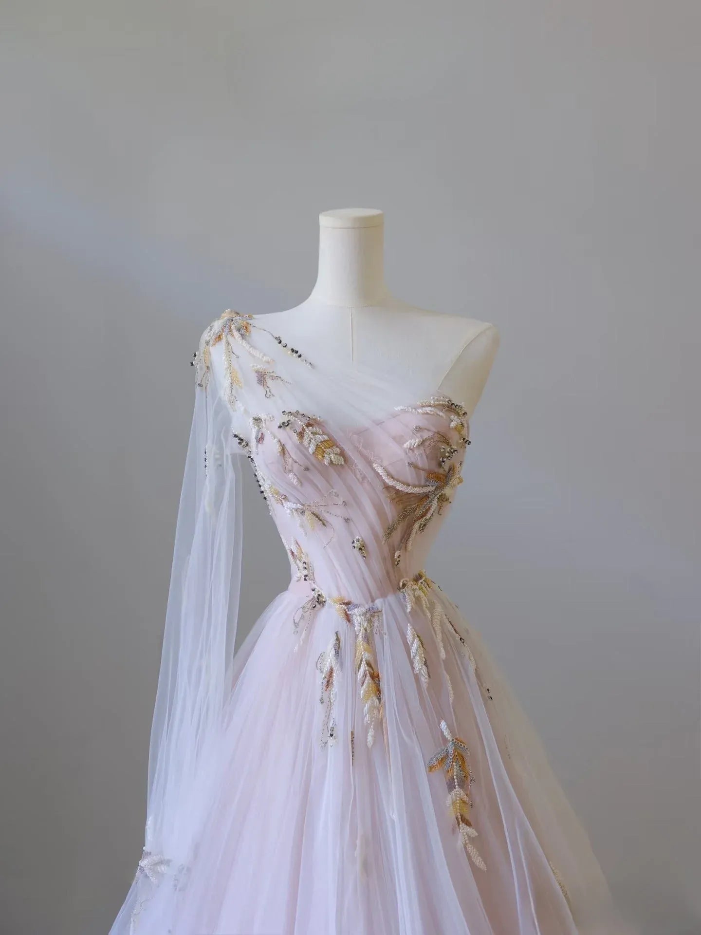 Enchanting Ballgown One-Shoulder Sleeveless Embroidered Blush Train Prom Dress for Women Custom