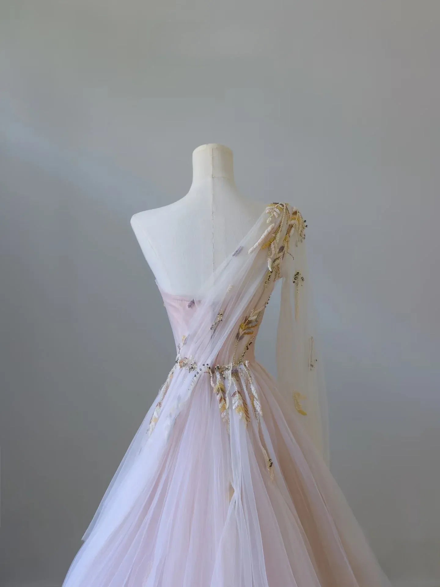 Enchanting Ballgown One-Shoulder Sleeveless Embroidered Blush Train Prom Dress for Women Custom