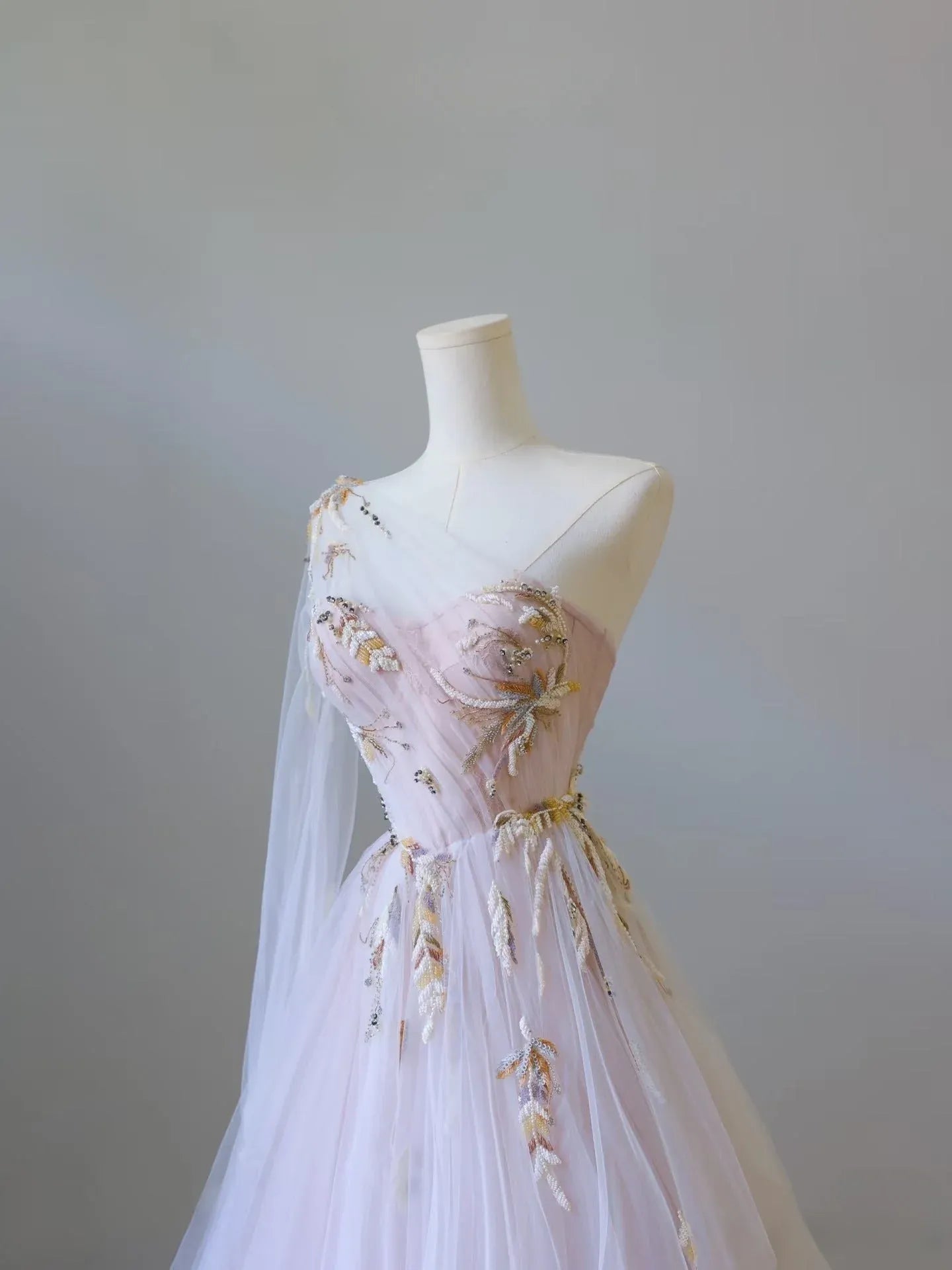 Enchanting Ballgown One-Shoulder Sleeveless Embroidered Blush Train Prom Dress for Women Custom