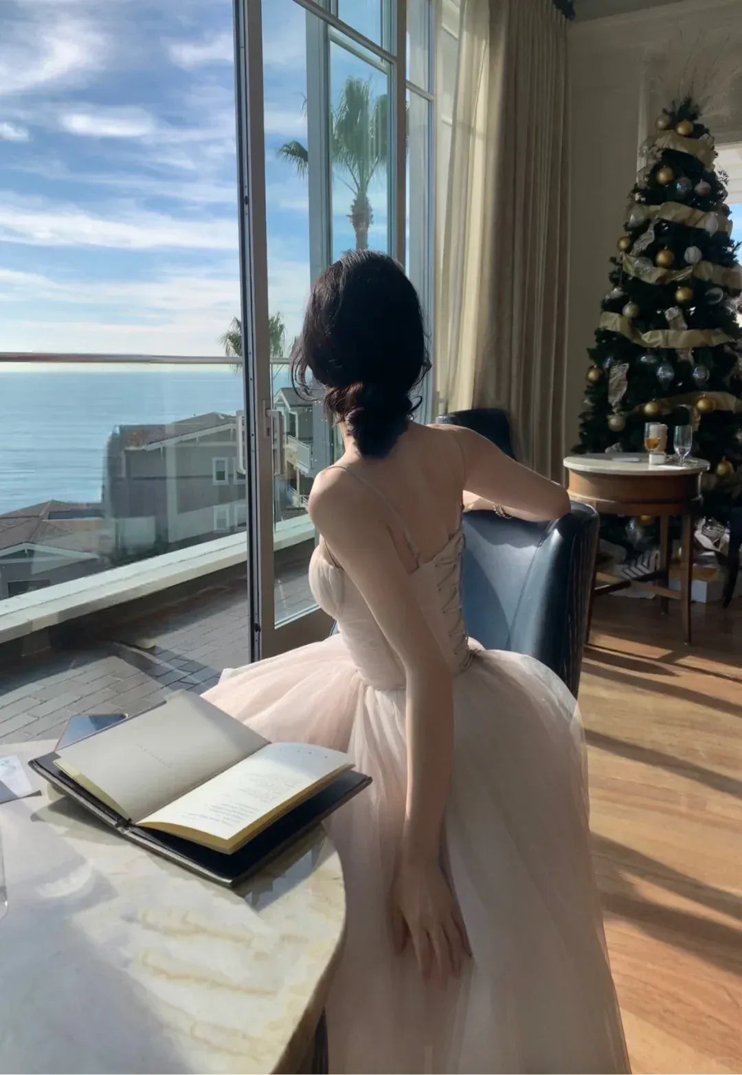 Ethereal Ballgown Square-Neck Spaghetti-Strap Tulle Champagne Floor-Length Evening Dress for Women