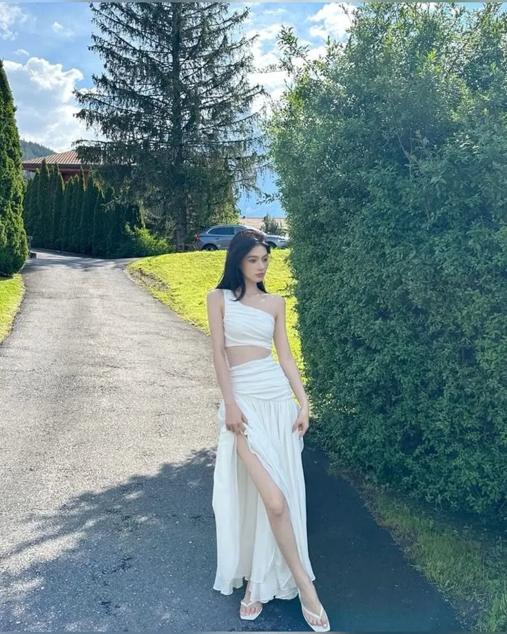 Ethereal Two-Piece One-Shoulder Sleeveless Ruched Chiffon White Maxi Prom Dress