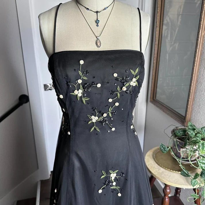Exquisite A-line Spaghetti Straps Beaded Floral Satin Tulle Black Long Party Dress