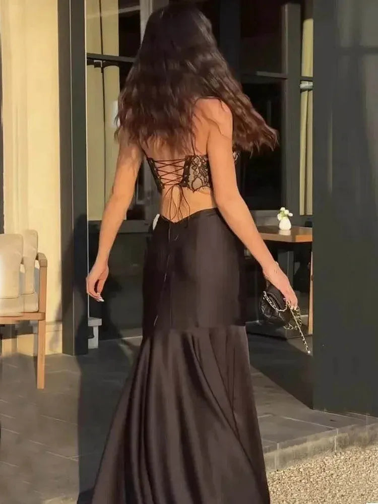 Exquisite Mermaid V Neck Sleeveless Lace Cutout Floor-Length Evening Dress