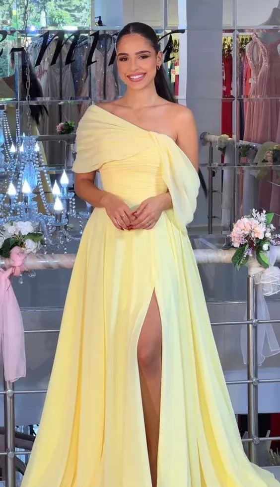 Flowy Chiffon Floor-Length Evening Dress Pale Yellow One-Shoulder Drape for Women