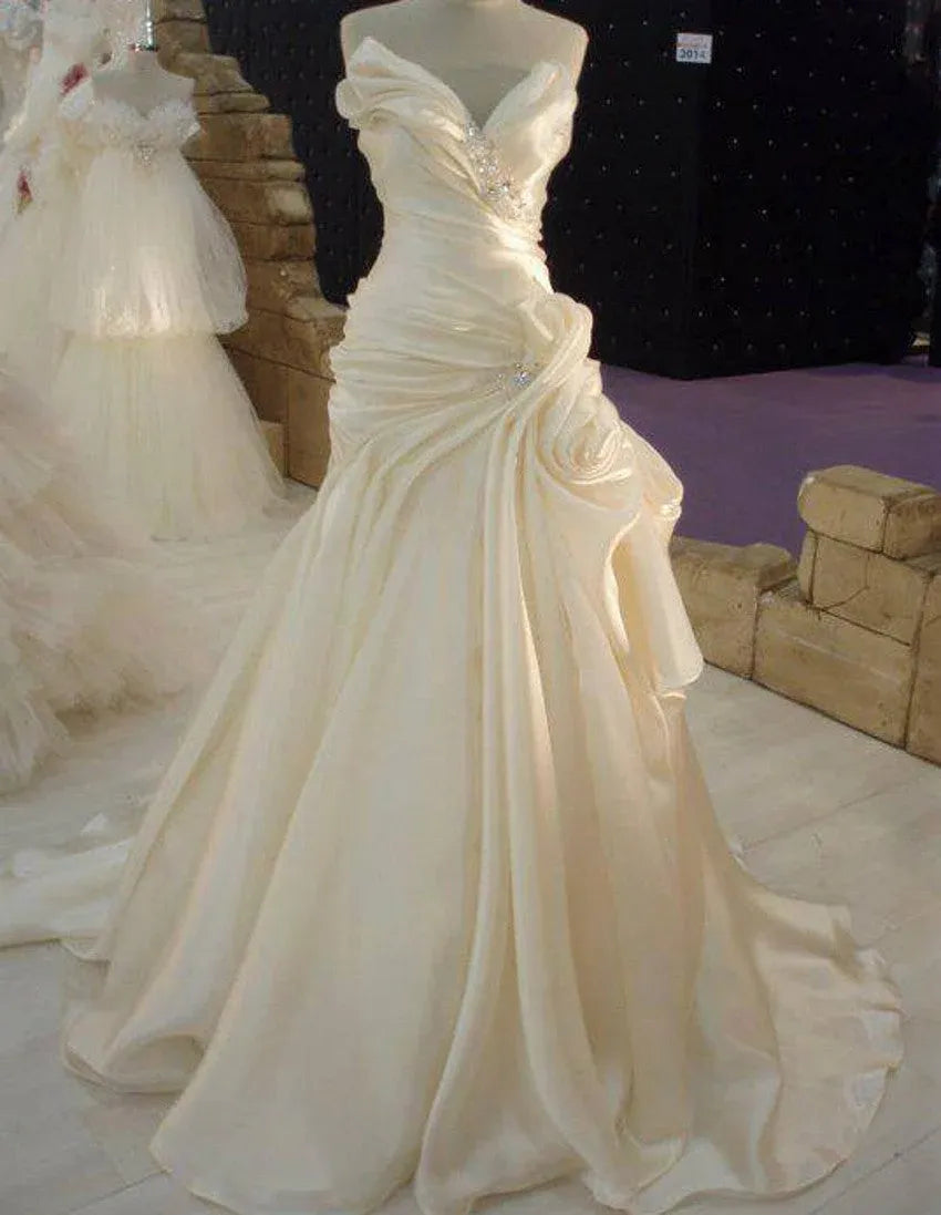Glamorous A-Line Strapless Beaded 3D Floral Ruched Ivory Wedding Dress With Train