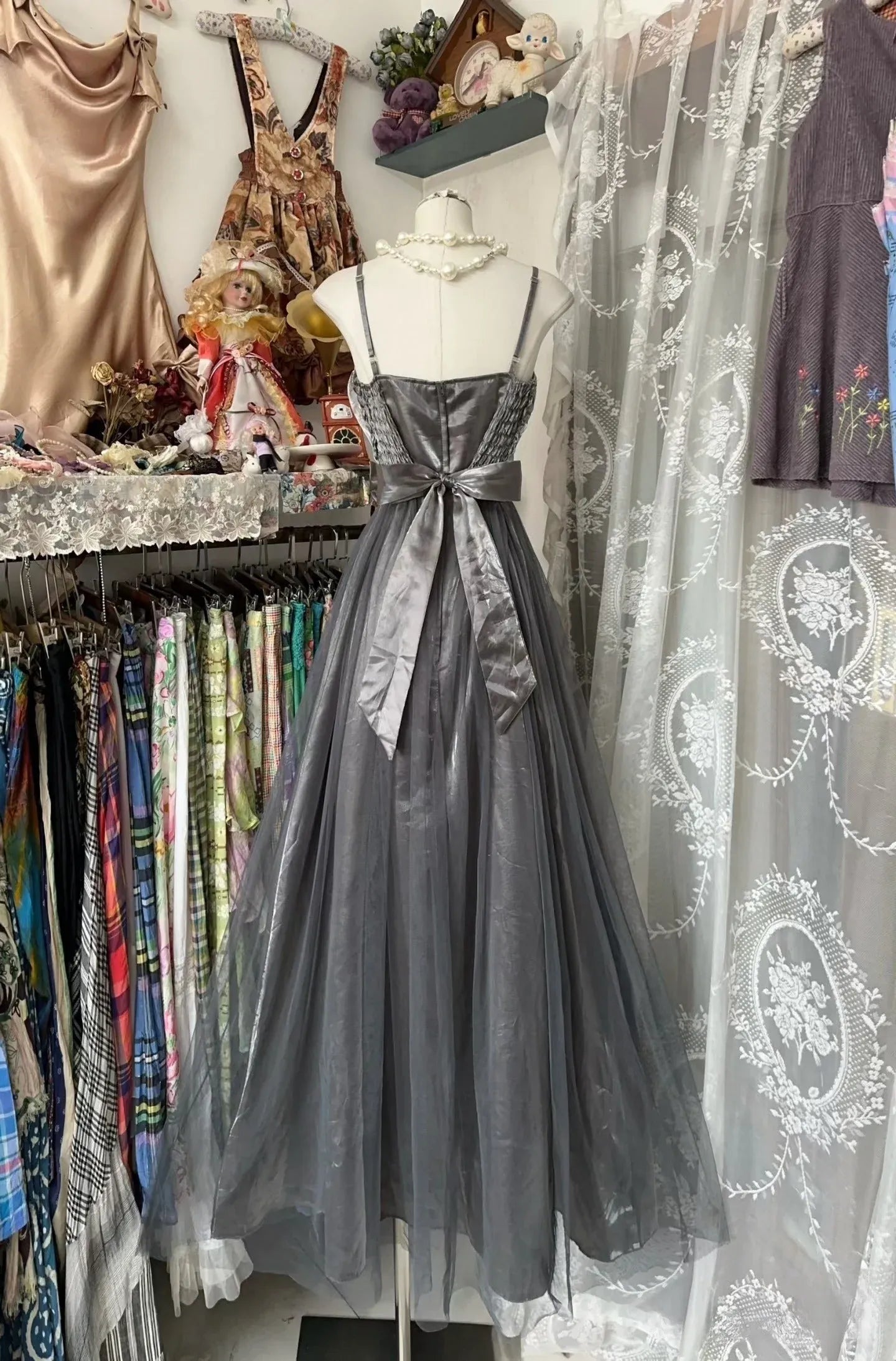 Glamorous A-Line Sweetheart Sleeveless Bow-Accent Silver-Grey Long Prom Dress for Women Ready to Ship