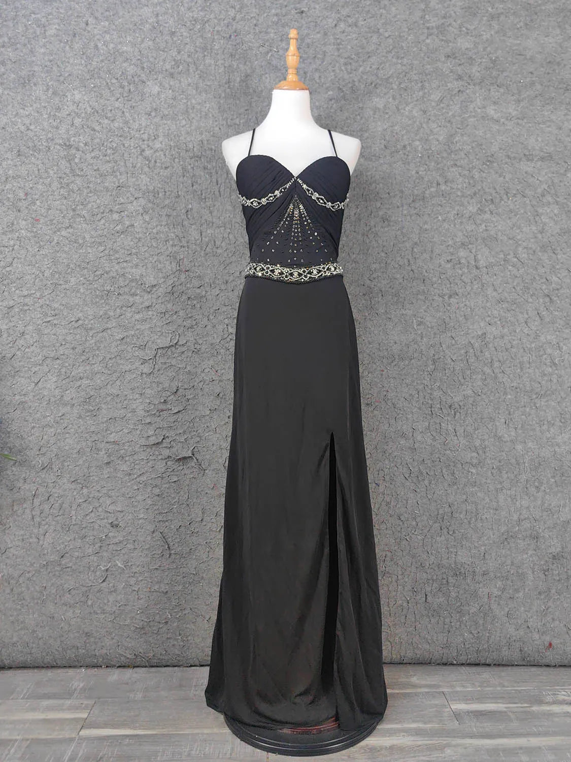Glamorous A-line Sweetheart Neck Sleeveless Beaded Black Maxi Prom Dress for Women Hot Sale