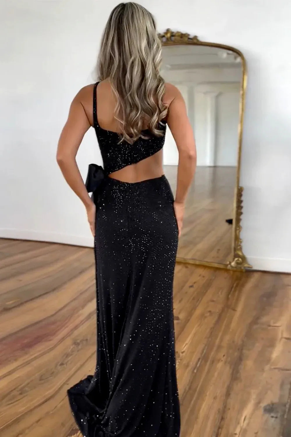 Glamorous Mermaid Square Neck Sleeveless Sequin-Bow Black Floor-Length Evening Dress For Women