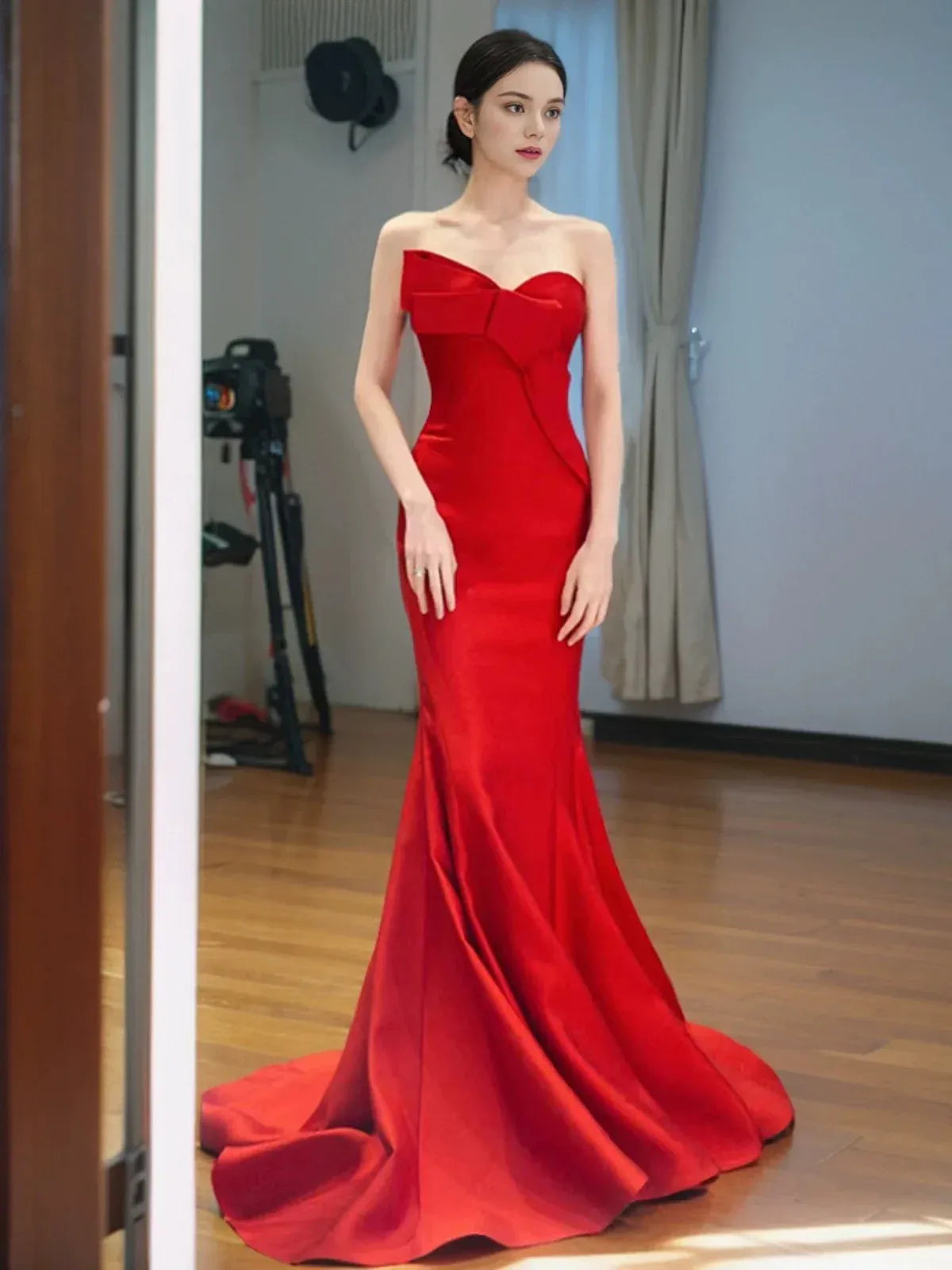 Glamorous Mermaid Strapless Sleeveless Bow-Accent Satin Red Floor-Length Evening Dress for Women