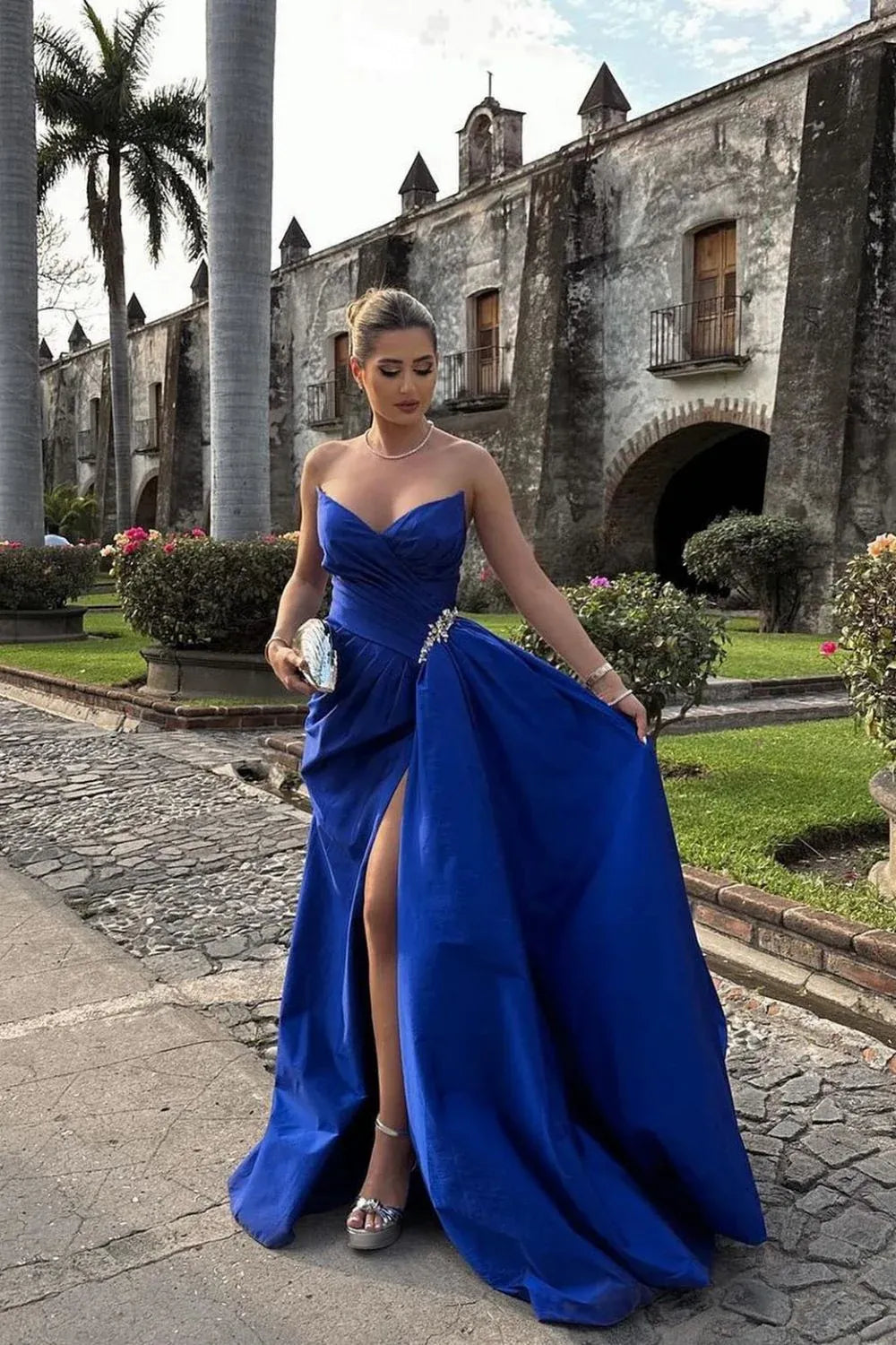 Glamorous Mermaid Sweetheart Sleeveless Ruched Satin Royal Blue Floor-Length Evening Dress For Women