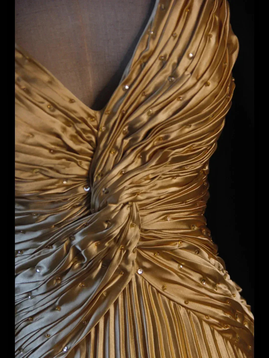 Glamorous Trumpet Halter Sleeveless Ruched Gold Train Prom Dress for Women For Sale