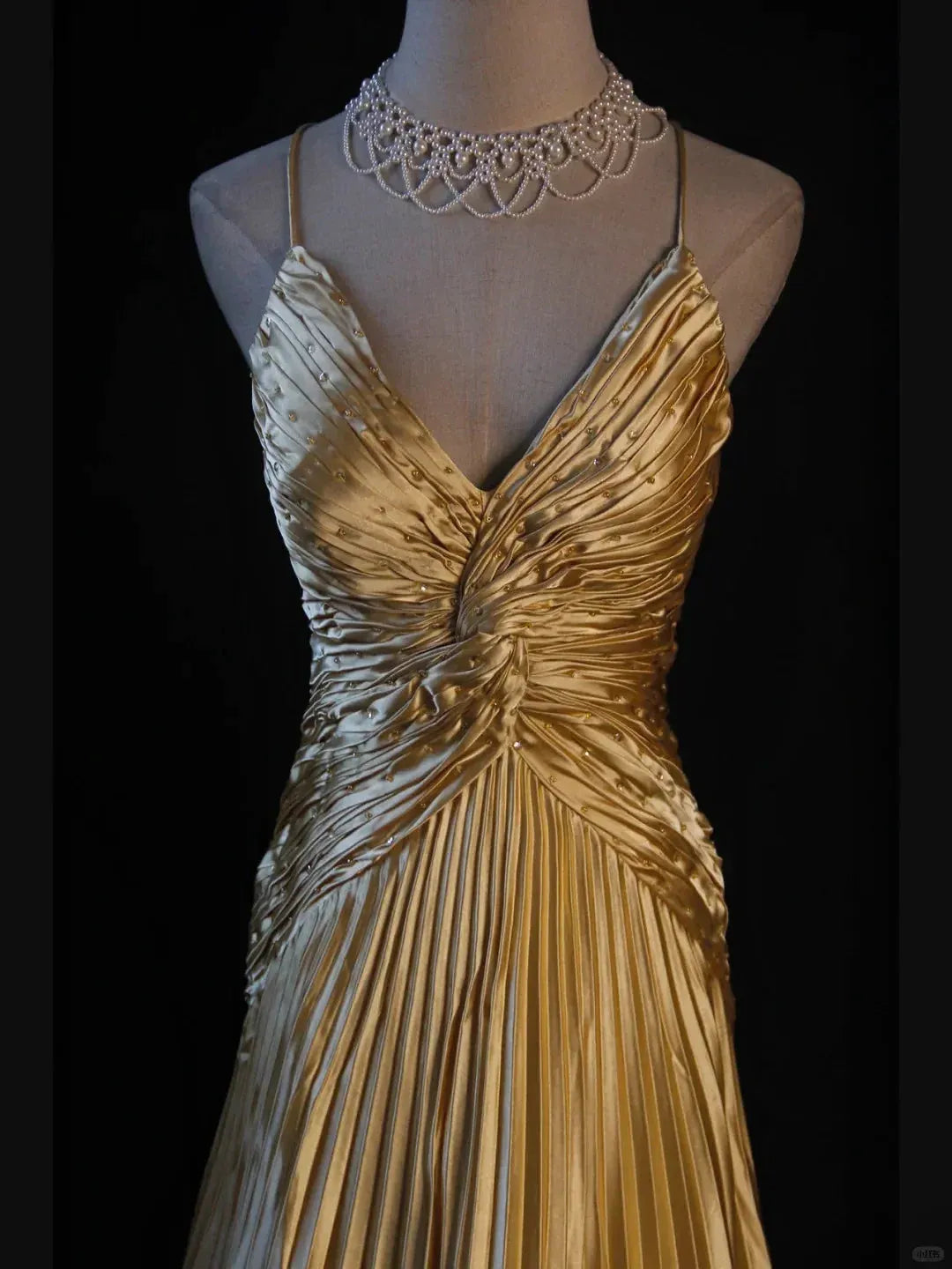 Glamorous Trumpet Halter Sleeveless Ruched Gold Train Prom Dress for Women For Sale