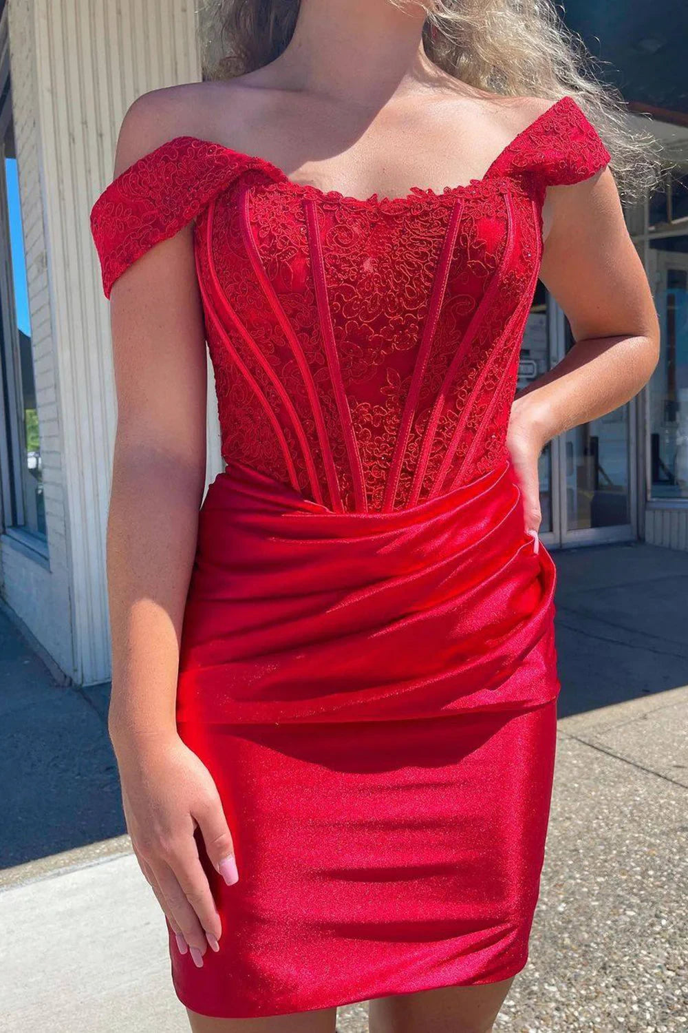 Glamorous Bodycon Off-Shoulder Corset Ruched Red Short Homecoming Dress With Appliques