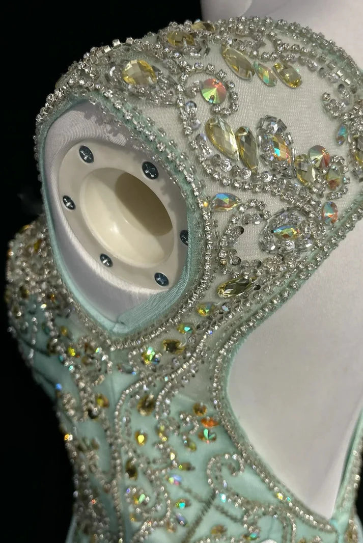 Gorgeous A-line Round Neck Rhinestones Tulle Green Long Party Dress