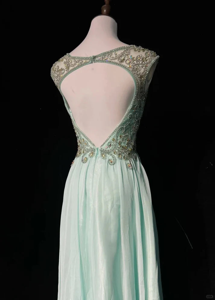 Gorgeous A-line Round Neck Rhinestones Tulle Green Long Party Dress
