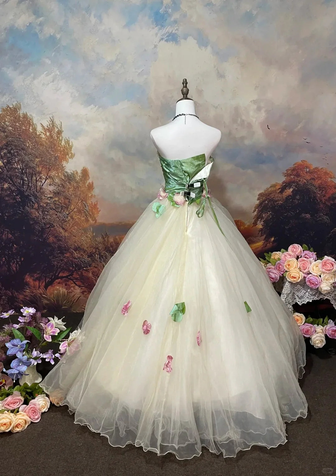 Gorgeous A Line Strapless Beaded Applique Tulle Satin Green Prom Dress