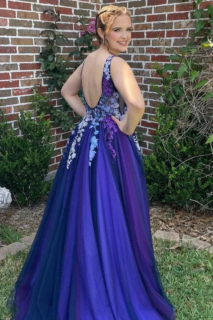 Graceful A-Line V Neck Sleeveless Appliques Tulle Floor-Length Prom Dress