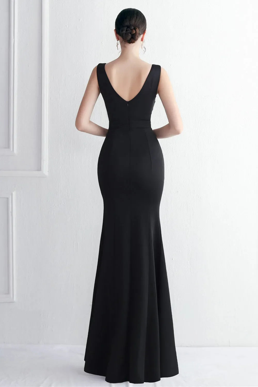 Xuewuba Formal Wear Dresses Mermaid Deep V Neck Black Long Prom Dress with Split Front Prom Dresses Stores ?