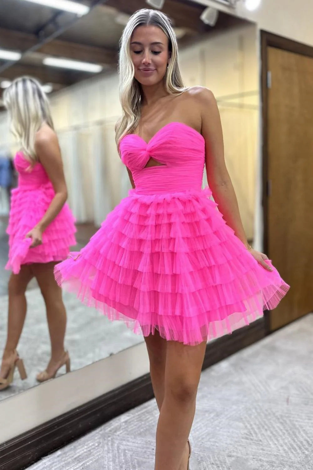 Lovely A-Line Sweetheart Lace Up Tiered Tulle Pink Short Homecoming Dress