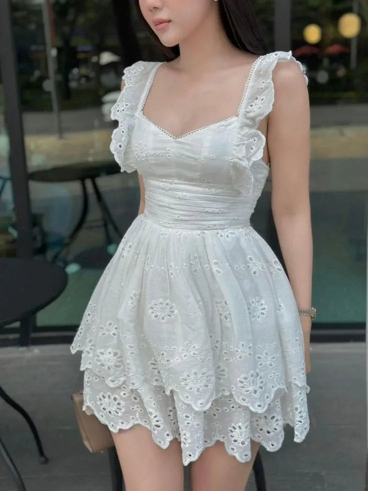 Lovely A-Line Sweetheart Tiered Ruffled Eyelet White Short Homecoming Dress