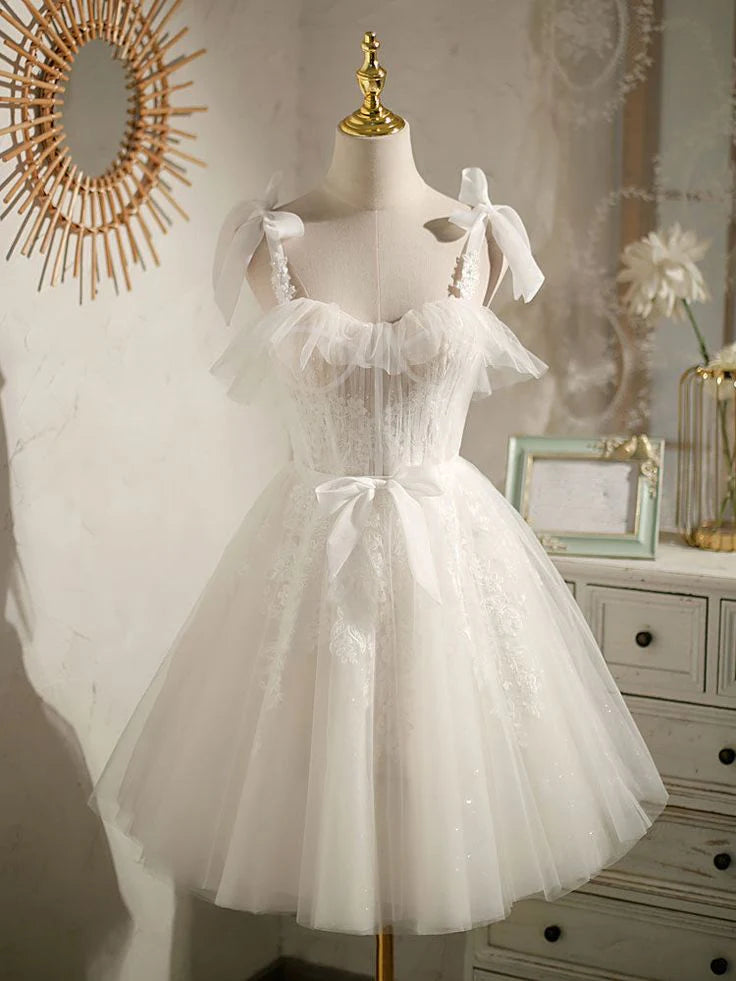 Lovely A-line Sweetheart Applique Tulle White Short Prom Dress Homecoming Dress
