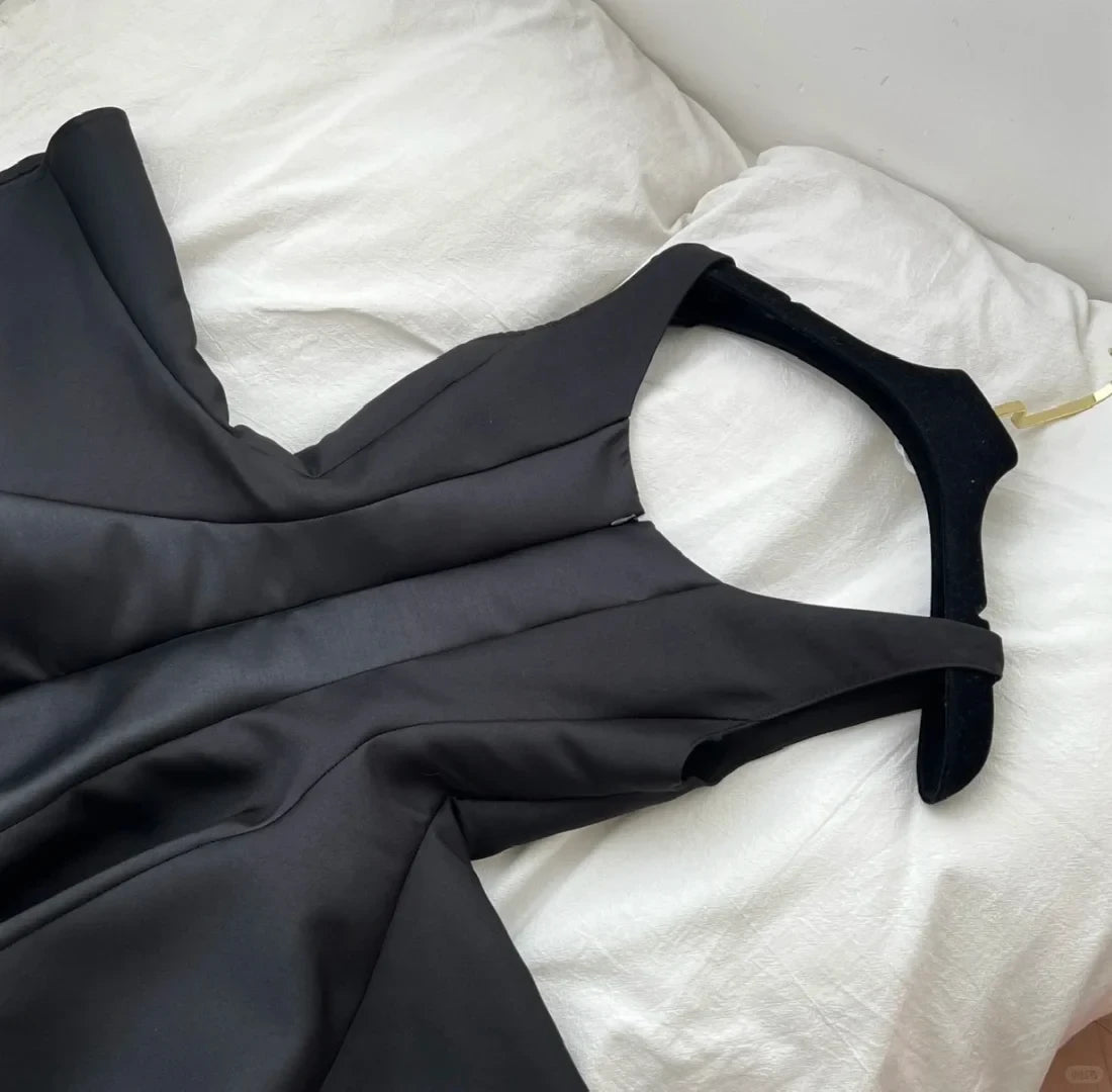 Lovely A-Line Scoop Neck Bow Layered Ruffle Two-Tone Black Short Homecoming Dress