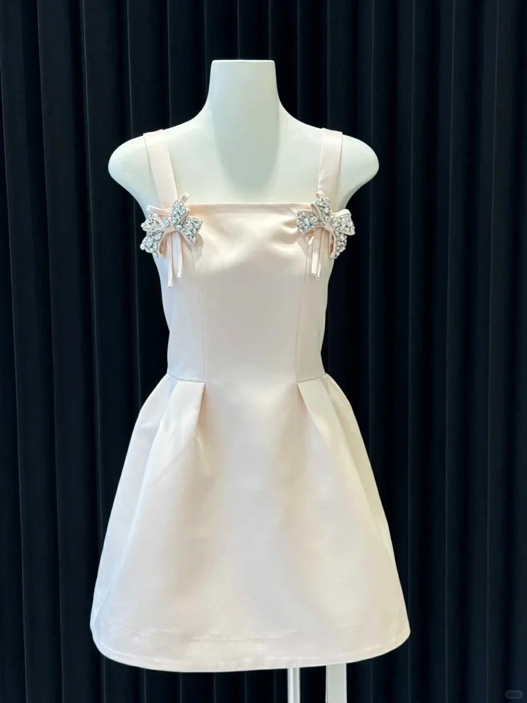 Lovely A-Line Square Neck Bow Pleated Satin Blush Short Homecoming Dress