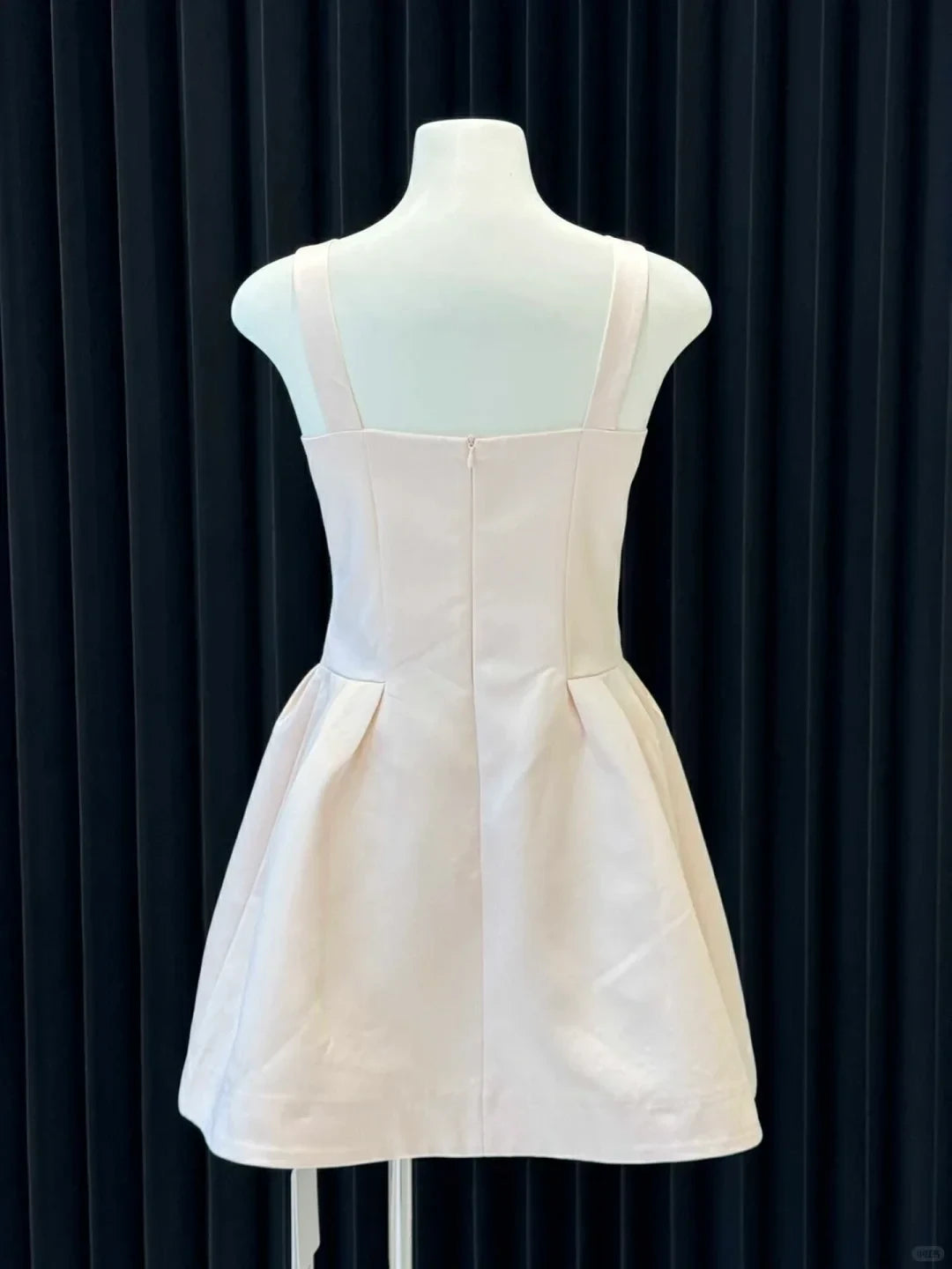 Lovely A-Line Square Neck Bow Pleated Satin Blush Short Homecoming Dress