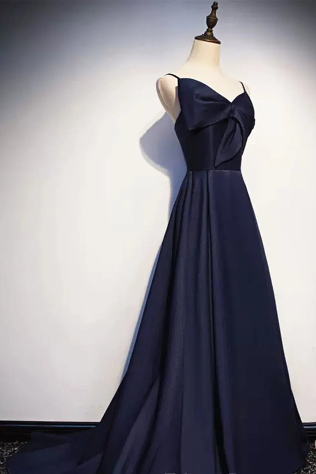 Luxe Ballgown Sweetheart Sleeveless Bow-Accent Navy Blue Long Prom Dress for Women Ready to Ship