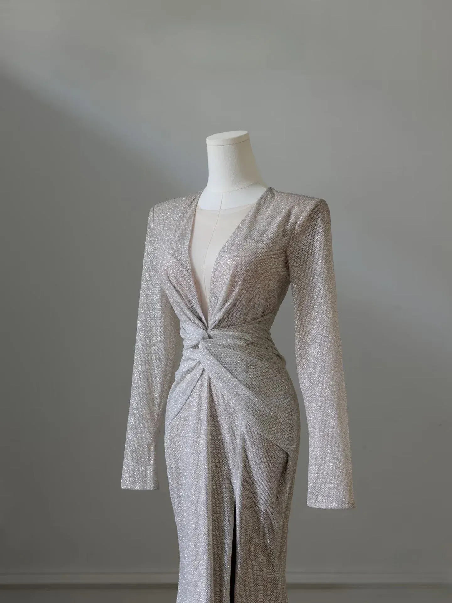 Luxe Mermaid V-Neck Long-Sleeve Twist-Front Champagne Maxi Prom Dress for Women Custom