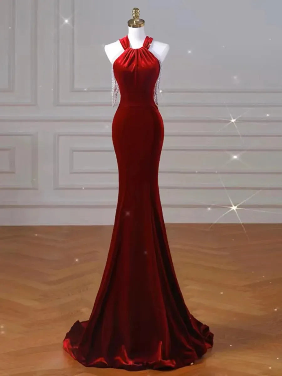 Luxurious Mermaid Halter-Neck Sleeveless Pearl-Accent Velvet Burgundy Floor-Length Evening Dress for Women