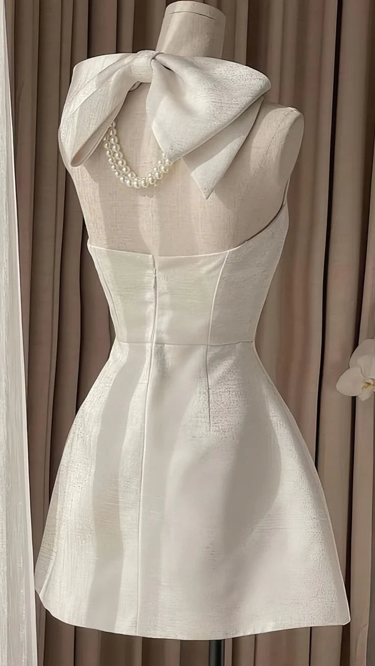 New Stylish A-Line Halter neck Bow Backless White Short Homecoming Dress
