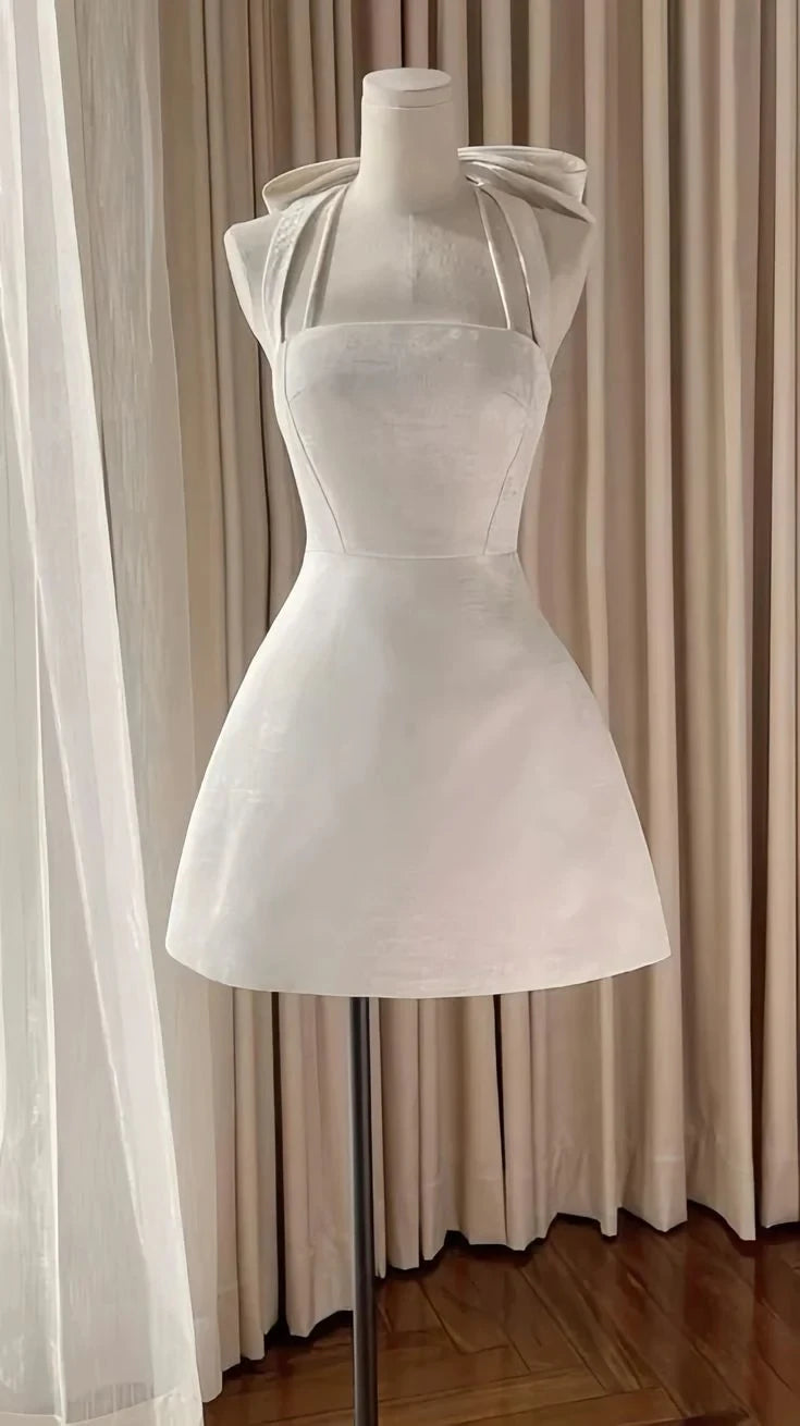 New Stylish A-Line Halter neck Bow Backless White Short Homecoming Dress