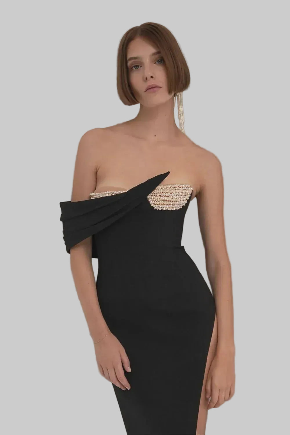 Pearl-Embellished Structured Midi Evening Dress Black Strapless Asymmetric for Women