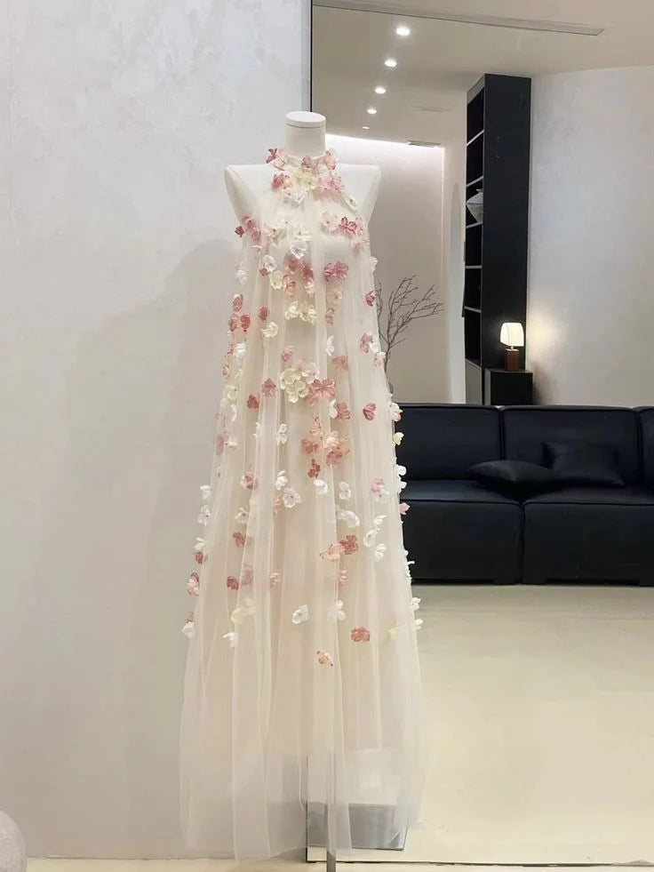 Pretty A Line Halter Sleeveless 3D Flowers Tulle White Long Prom Dress